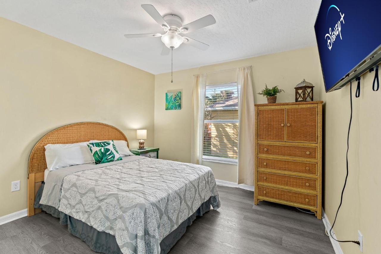 Surfside Paradise Retreat - 3Br And 2Ba Duplex, Grill, Dog Friendly - Close To The Beach! メルボルン エクステリア 写真