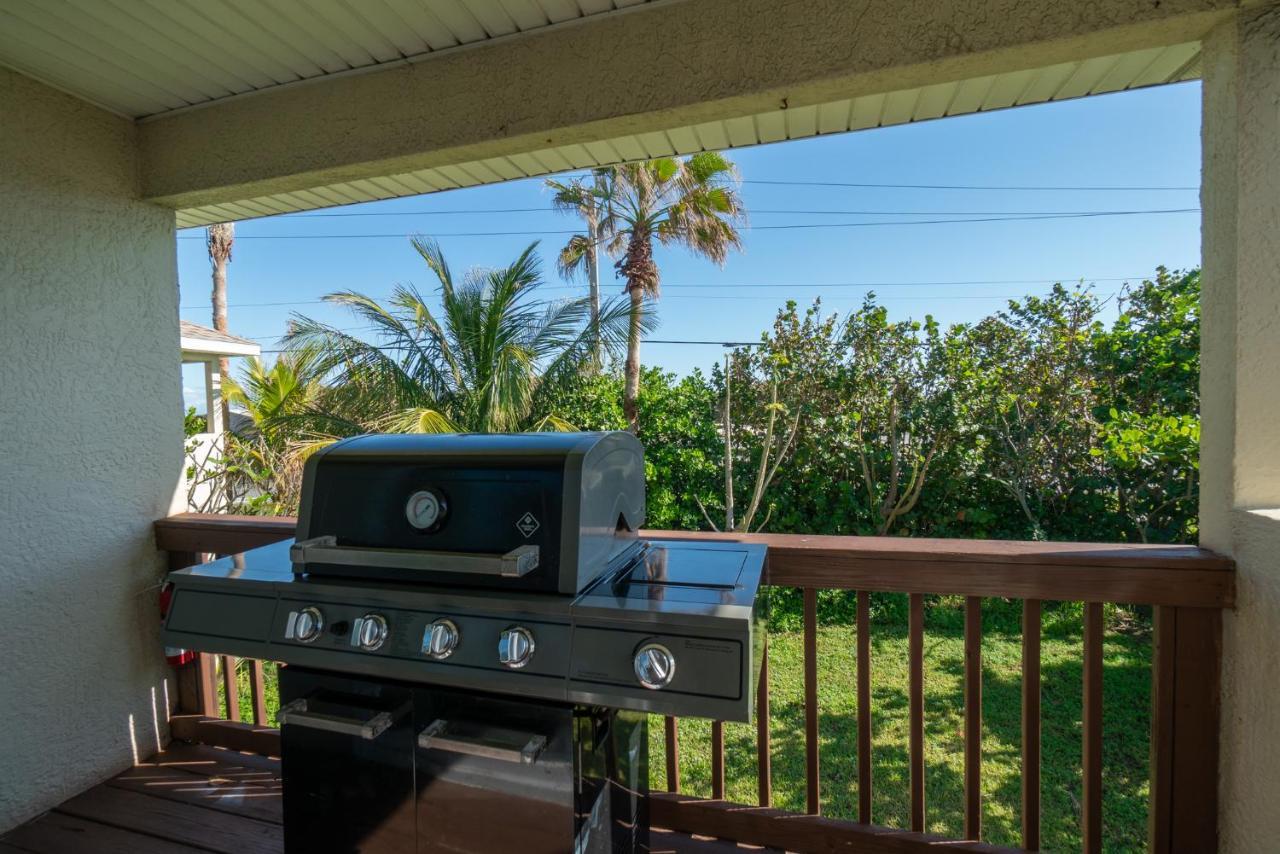 Surfside Paradise Retreat - 3Br And 2Ba Duplex, Grill, Dog Friendly - Close To The Beach! メルボルン エクステリア 写真