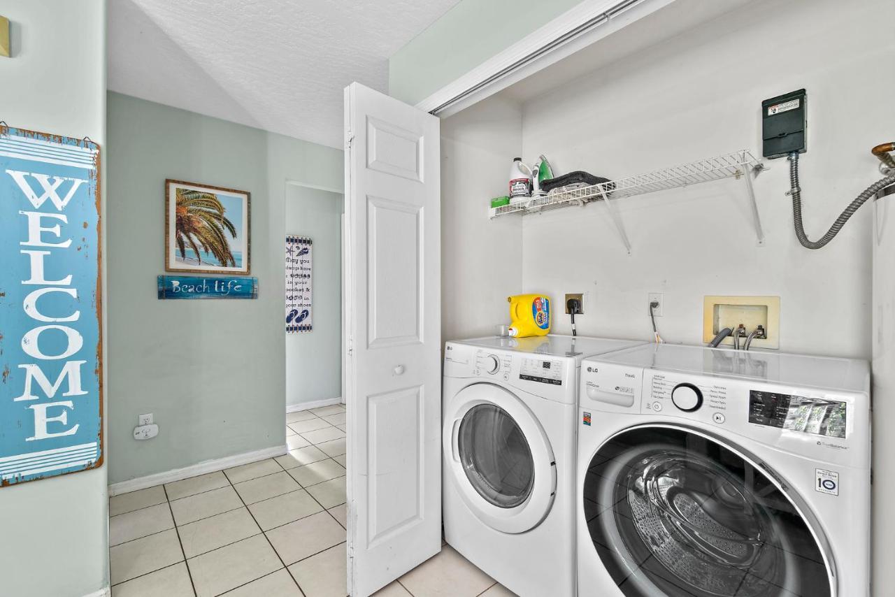 Surfside Paradise Retreat - 3Br And 2Ba Duplex, Grill, Dog Friendly - Close To The Beach! メルボルン エクステリア 写真