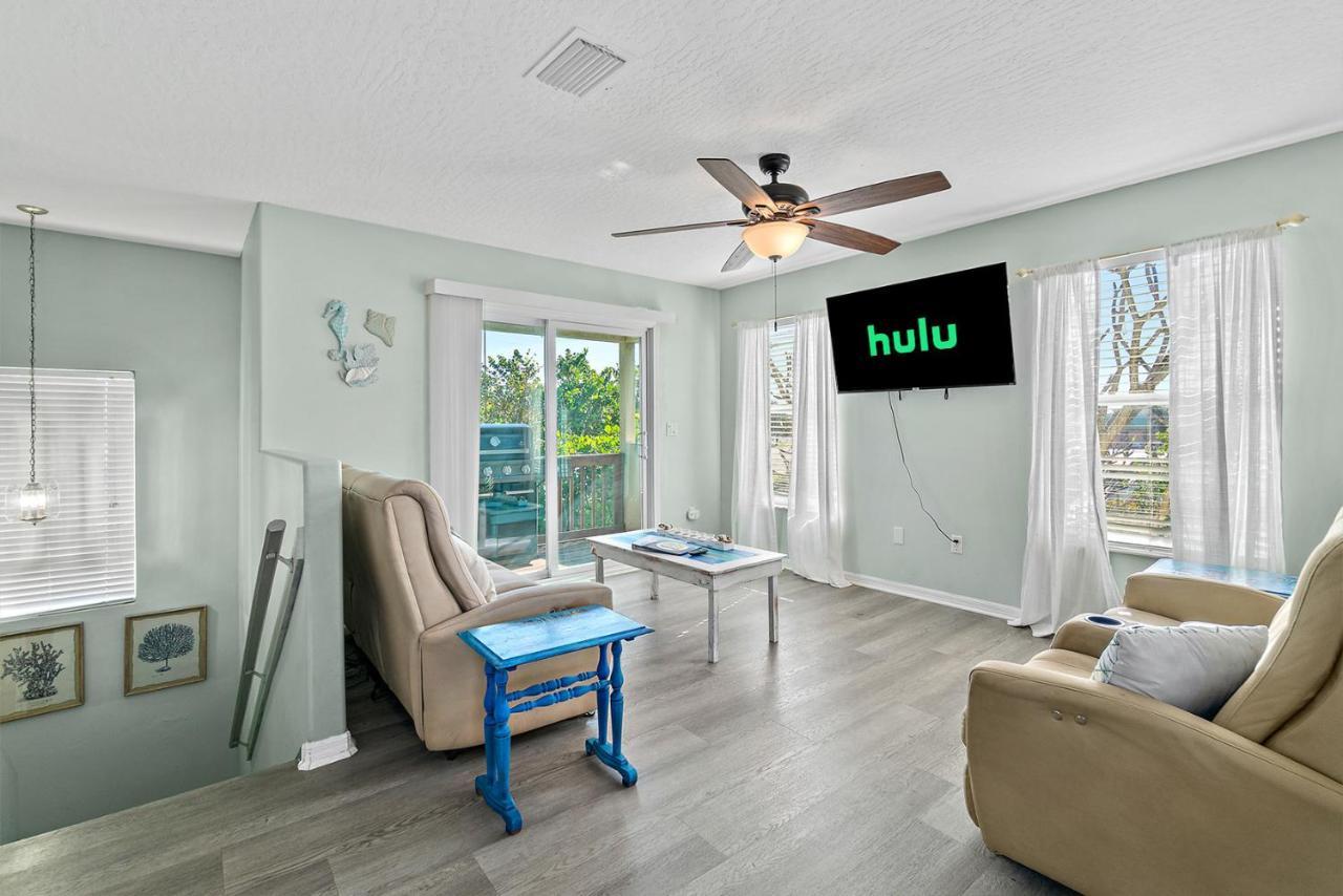 Surfside Paradise Retreat - 3Br And 2Ba Duplex, Grill, Dog Friendly - Close To The Beach! メルボルン エクステリア 写真