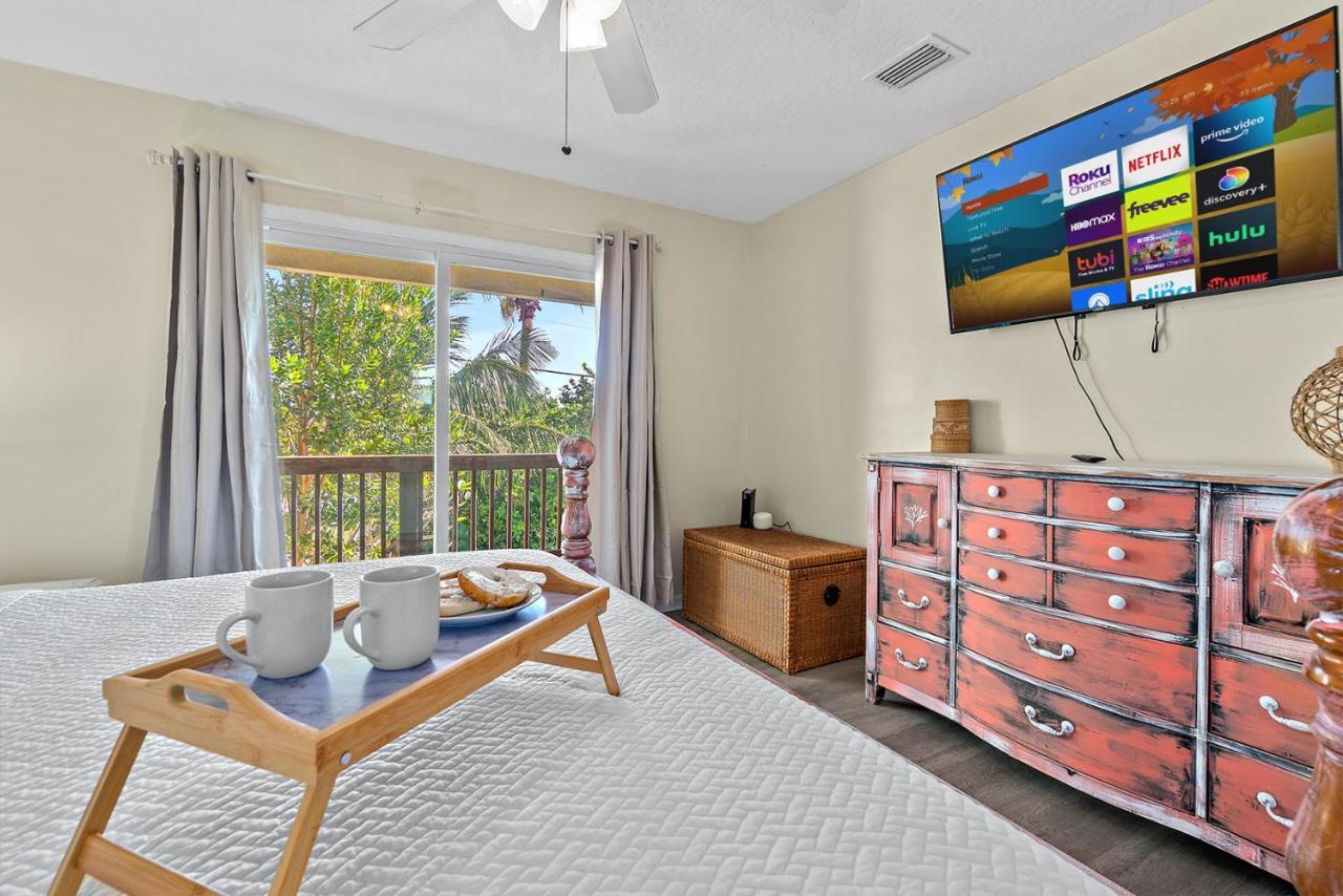 Surfside Paradise Retreat - 3Br And 2Ba Duplex, Grill, Dog Friendly - Close To The Beach! メルボルン エクステリア 写真